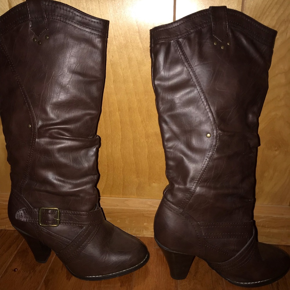 Heeled boots